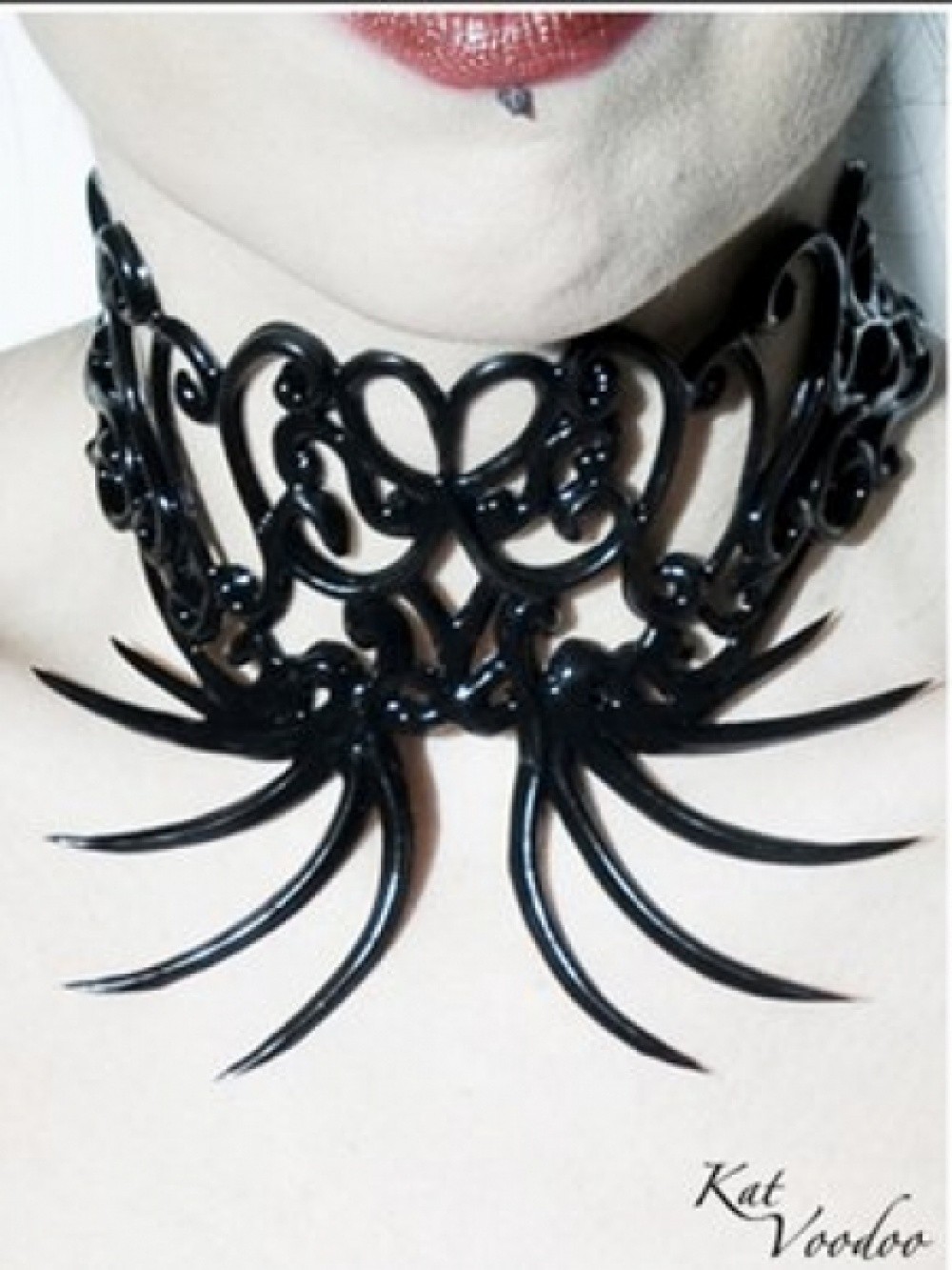 Katvoodoo Collier ras de cou latex noir