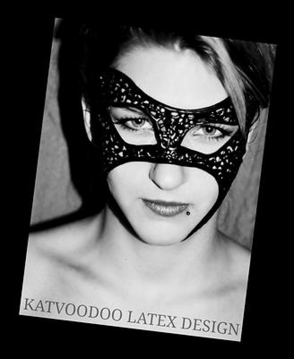 Katvoodoo masque latex noir EG15