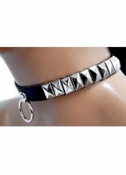 Collier 298-Cuir noir pyramide métal et anneau