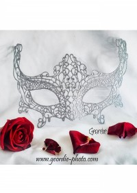 Loup masque dentelle argent