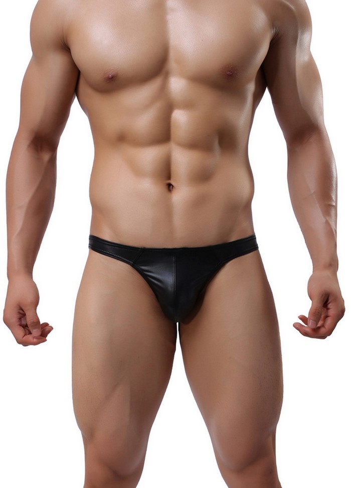 String coquin pas cher pour homme en aspect cuir noir mat touché peau de pêche