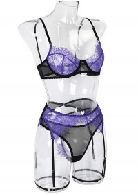 Sous-vêtements coquins pas cher pour femme Sophie Libertine Vannes lingerie avec porte-jarretelles.