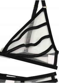 Soutien gorge sans armatures en tulle transparent avec lanière noire sur la poitrine