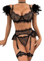 Lingerie sexy a petit prix ensemble Valentine avec des plumes sur les bretelles boutique Vannes 56