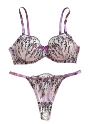Lingerie coquine pour femme lila avec du tulle brodé de fleur lilas et verte en vente chez Sophie Libertine Vannes