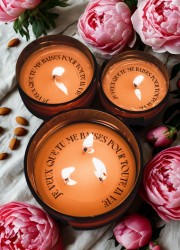 Bougie artisanal avec message érotique à retrouver en magasin