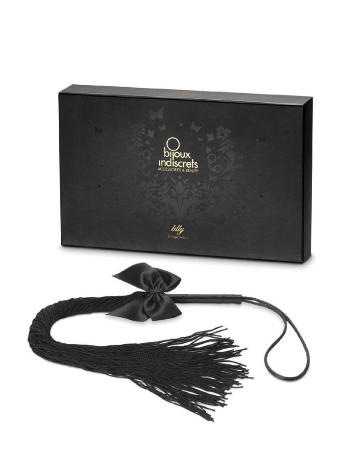 Martinet chic en satin noir en vente chez Sophie Libertine à Vannes