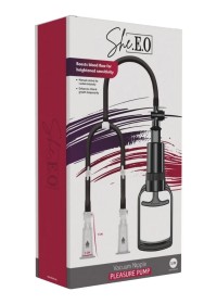 Pompe a tétons en plastique avec cylindre relié a un cordon en silicone pour faire le vide d'air