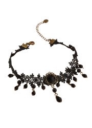 Très joli collier ras de cou noir avec perles et breloque esprit gothique baroque