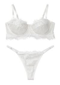 Lingerie blanche pour femme en grande taille - Sophie Libertine Vannes
