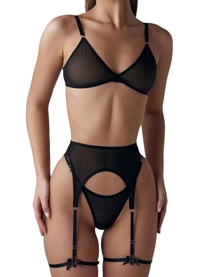 Lingerie coquine pour femme a petit prix en tulle noir transparent Sophie Libertine Vannes