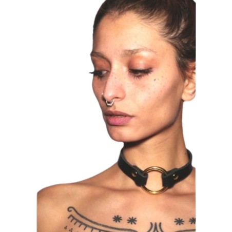 Collier ras de cou noir avec anneau doré - Collier bdsm chic Sophie Libertine Vannes
