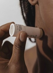 Parfum solide senteur coco pour mettre entre les jambes et sur les zones érogènes